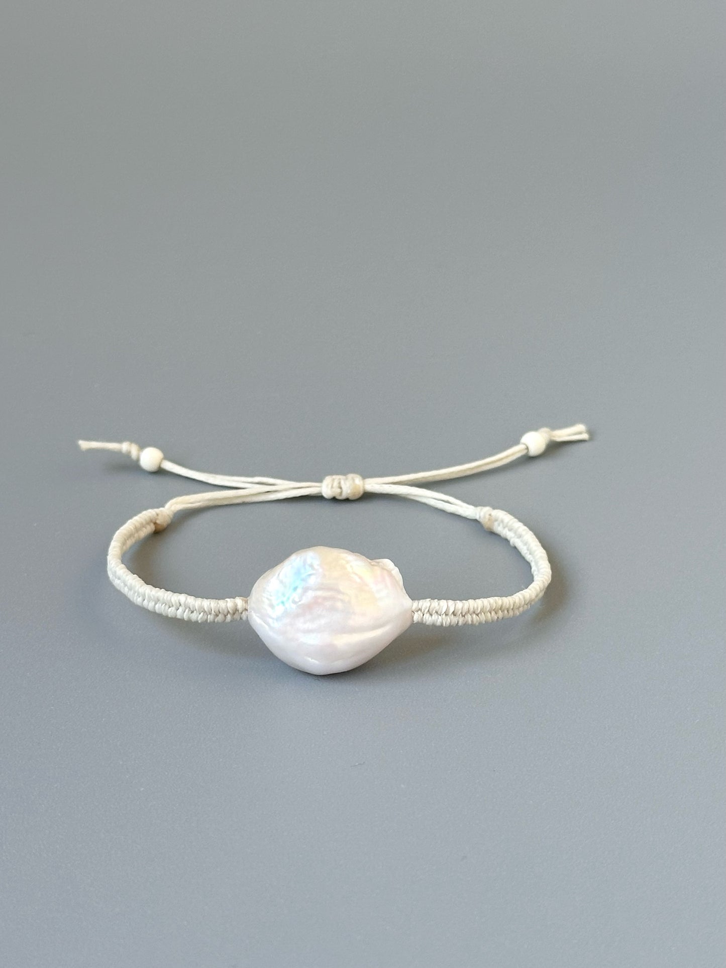 Natural Pearl Bracelet in Off White