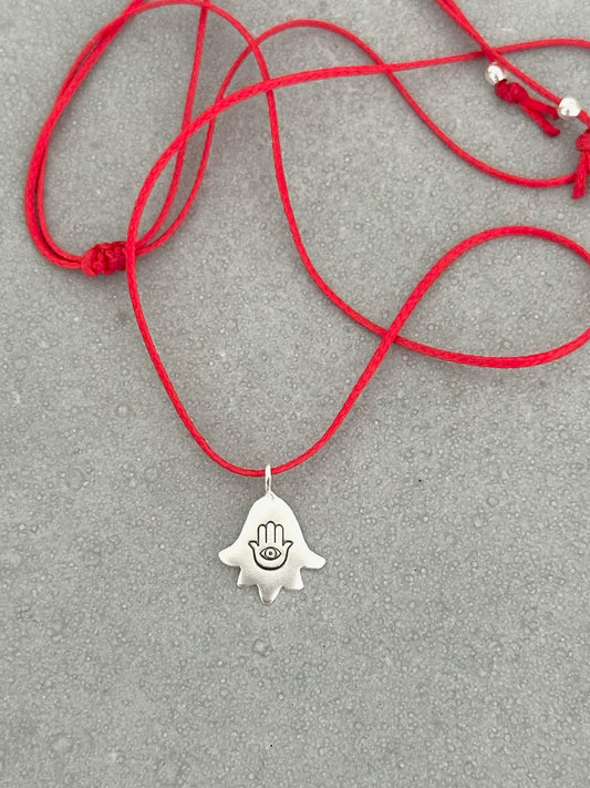 Minimalistic Hamsa Necklace